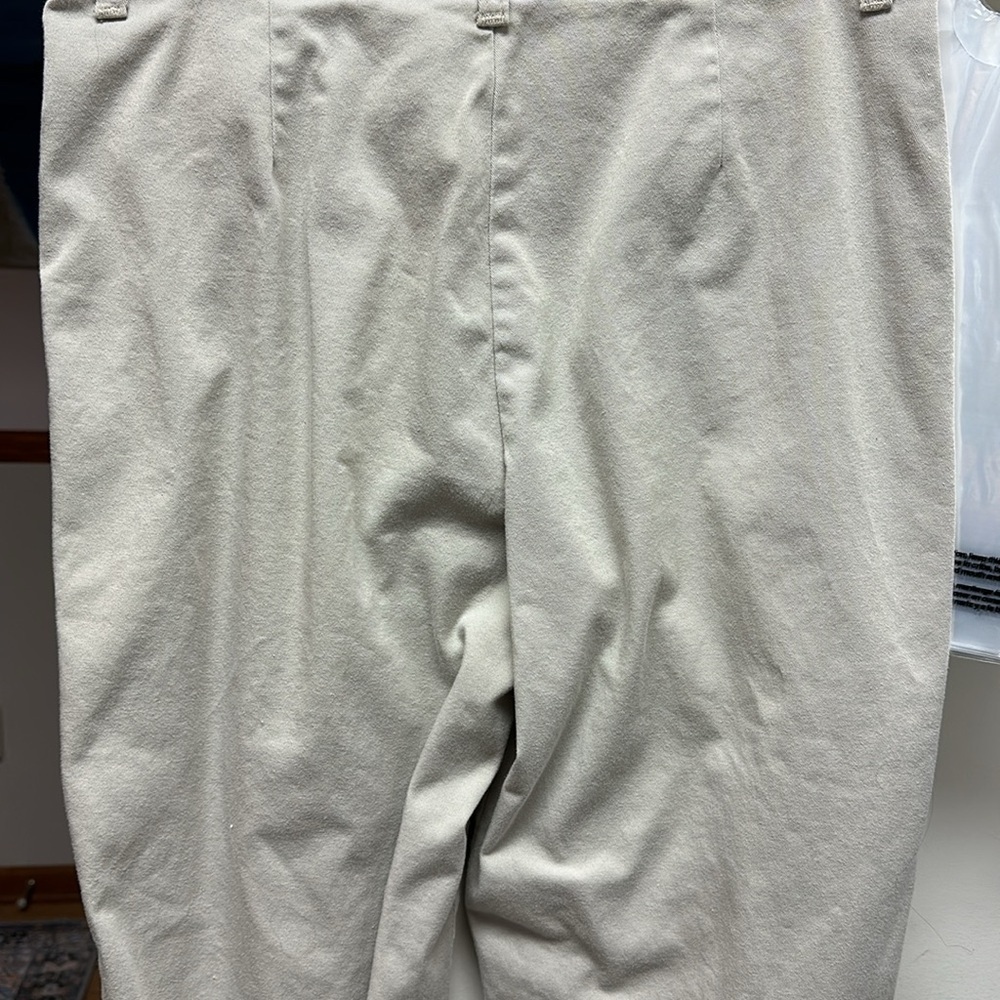 Riders by Lee Women's Cream Capris - Picture 4 of 5